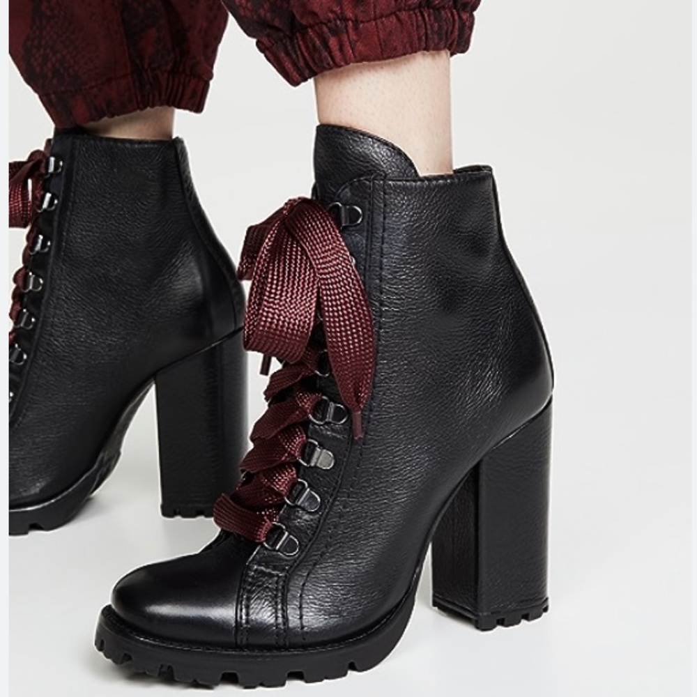 Like new Schutz “Zhara” Black Leather Lace Up Heeled Ankle Bootie 8.5